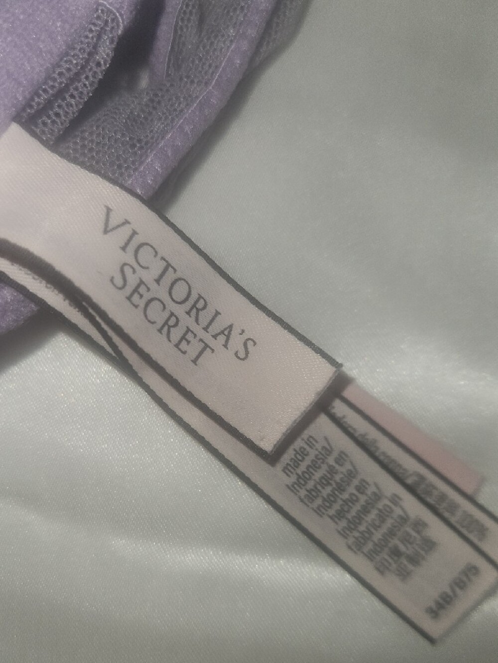 LAST ONE!! Victoria's Secret Lace Push-Up Bra in Light Lavender - Picture 3 of 3